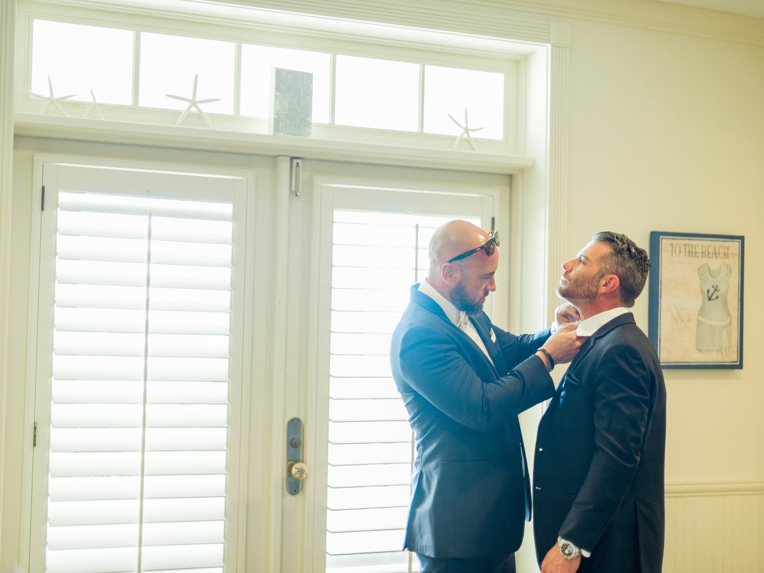 groom getting ready pictures, must have wedding portraits