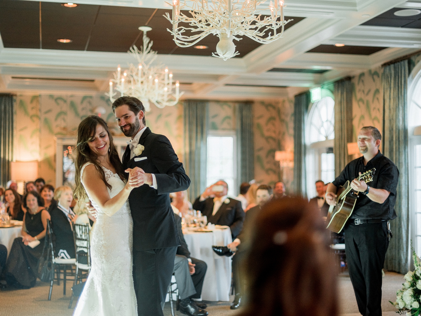 wedding reception ideas, live music for first dance